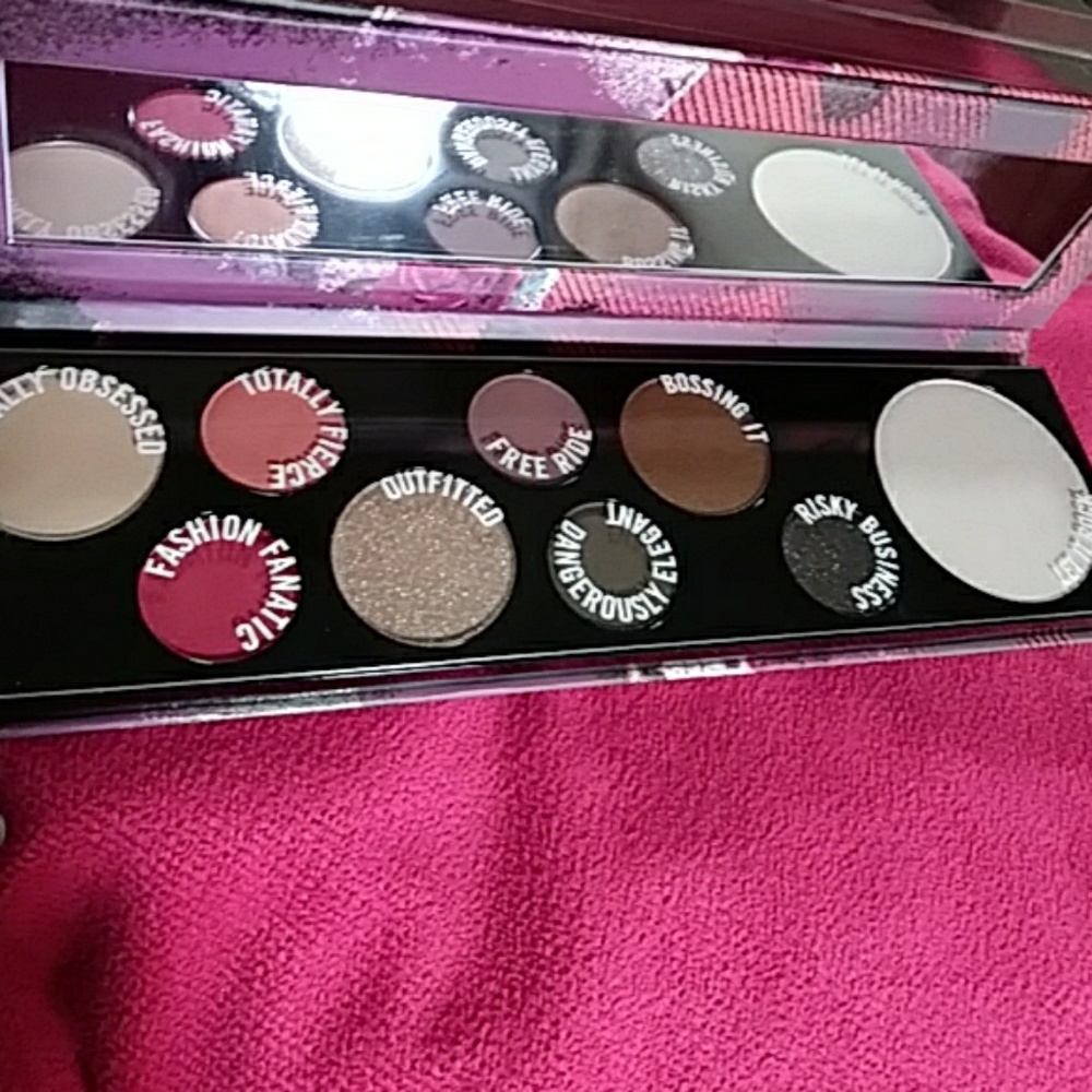 💕Mac "Risk Taker" Palette - Picture 6 of 6